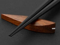 Essstäbchen Ablage Tsuyoi Te Shitan, Rosenholz 3 Essstäbchen Ablage Tsuyoi Te Shitan, Rosenholz – Bild 3