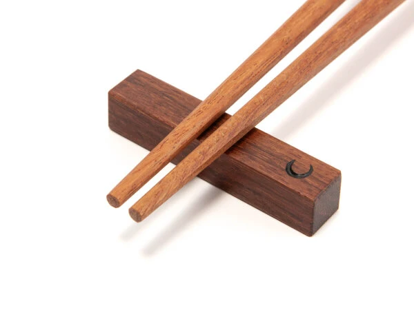 Essstäbchenablage MOON Granadillo 4 Essstäbchenablage MOON Granadillo – Bild 4