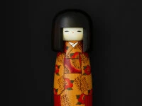 Kokeshi: Dekofigur Kantsubaki 6 Kokeshi: Dekofigur Kantsubaki – Bild 6