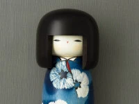 Kokeshi: Holzfigur Aiko 6 Kokeshi: Holzfigur Aiko – Bild 6